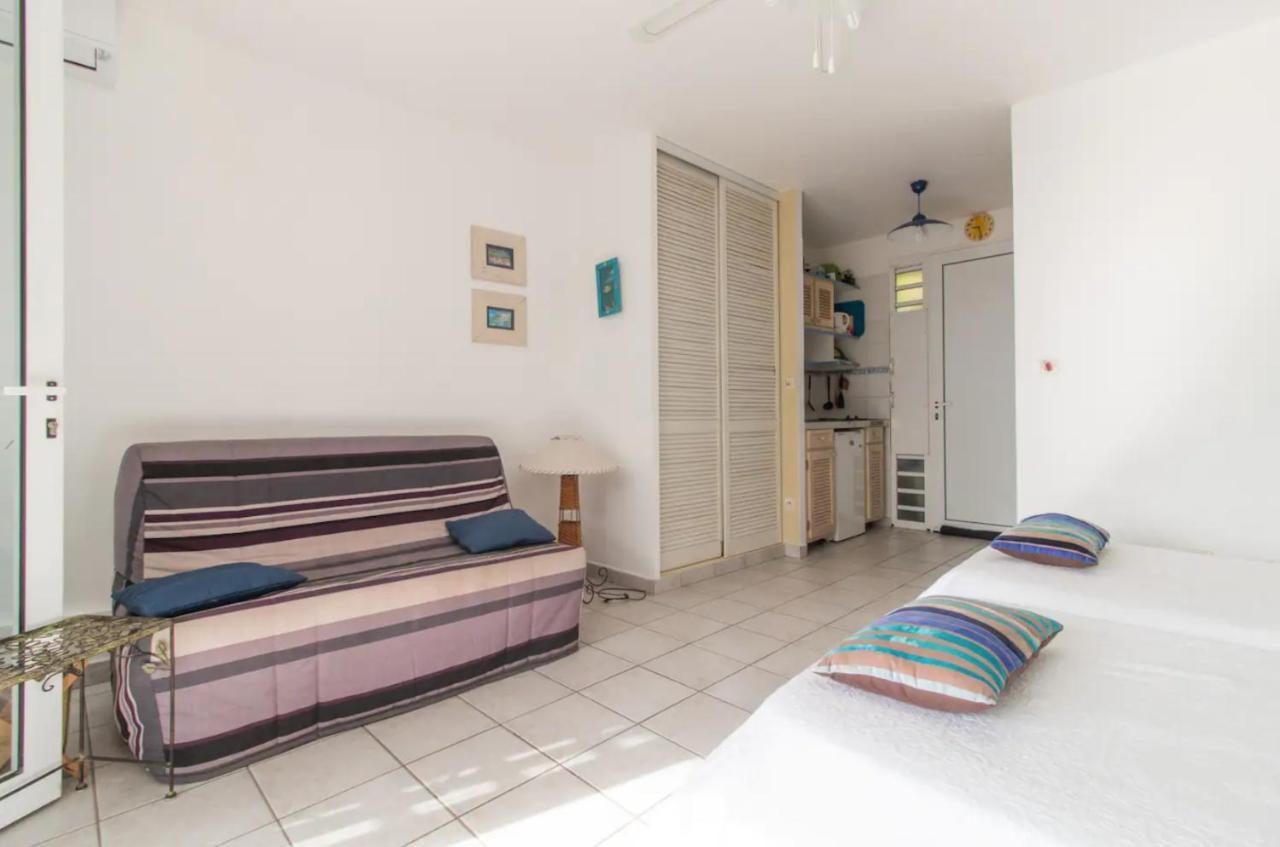 Apartamento Un Pied-A-Terre Face A La Marina Le Marin Exterior foto